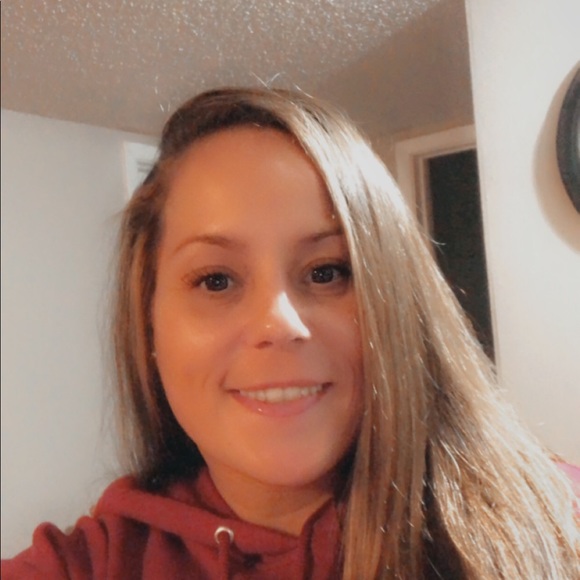 Meet your Posher, Amanda - Picture 1 of 1